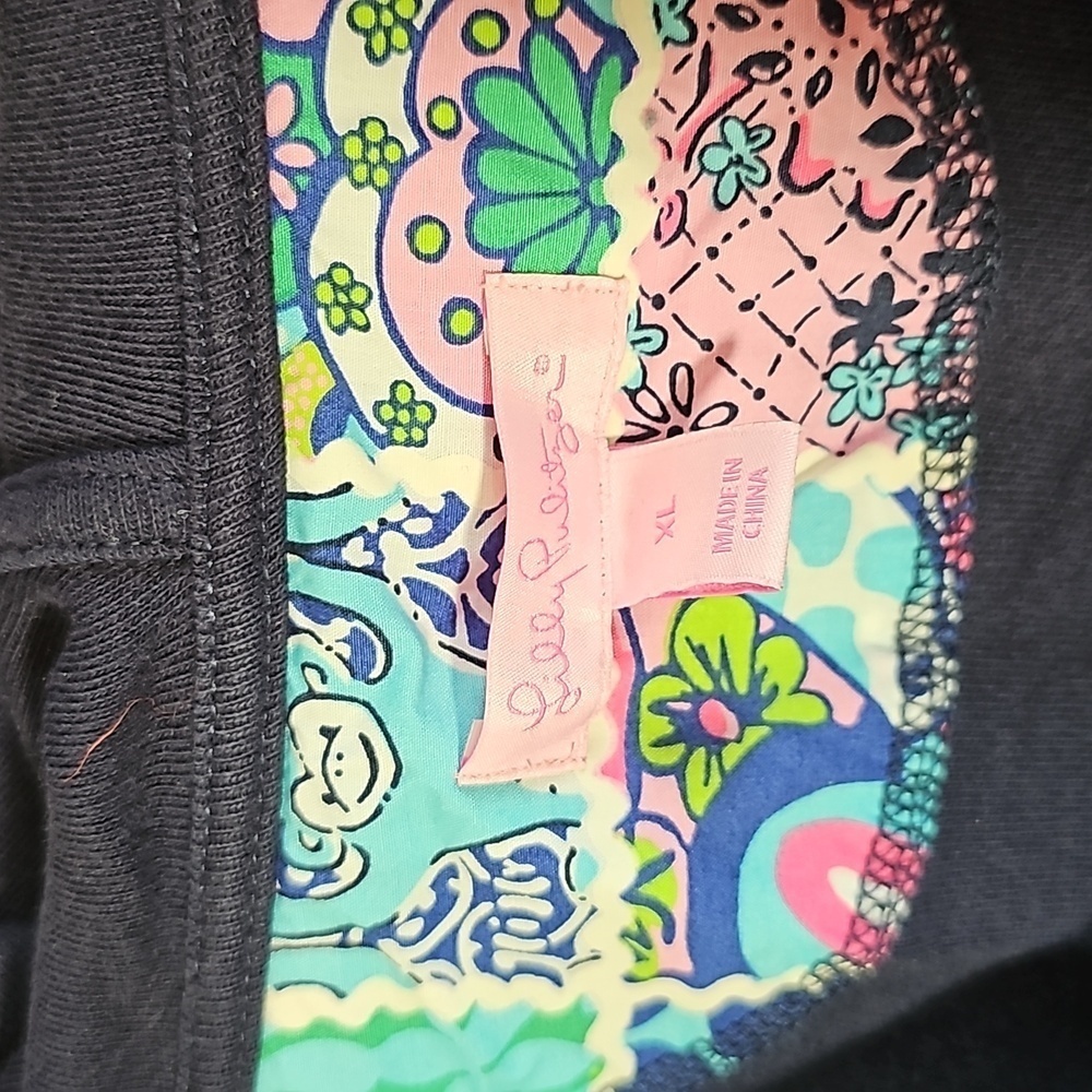 Lilly Pulitzer Hoodie. - Picture 4 of 7